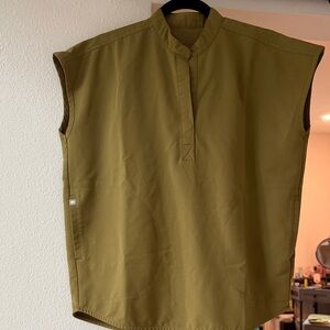 FIGS in Olive Green? (Rafaela Top in XS and cargo pants in XS)
